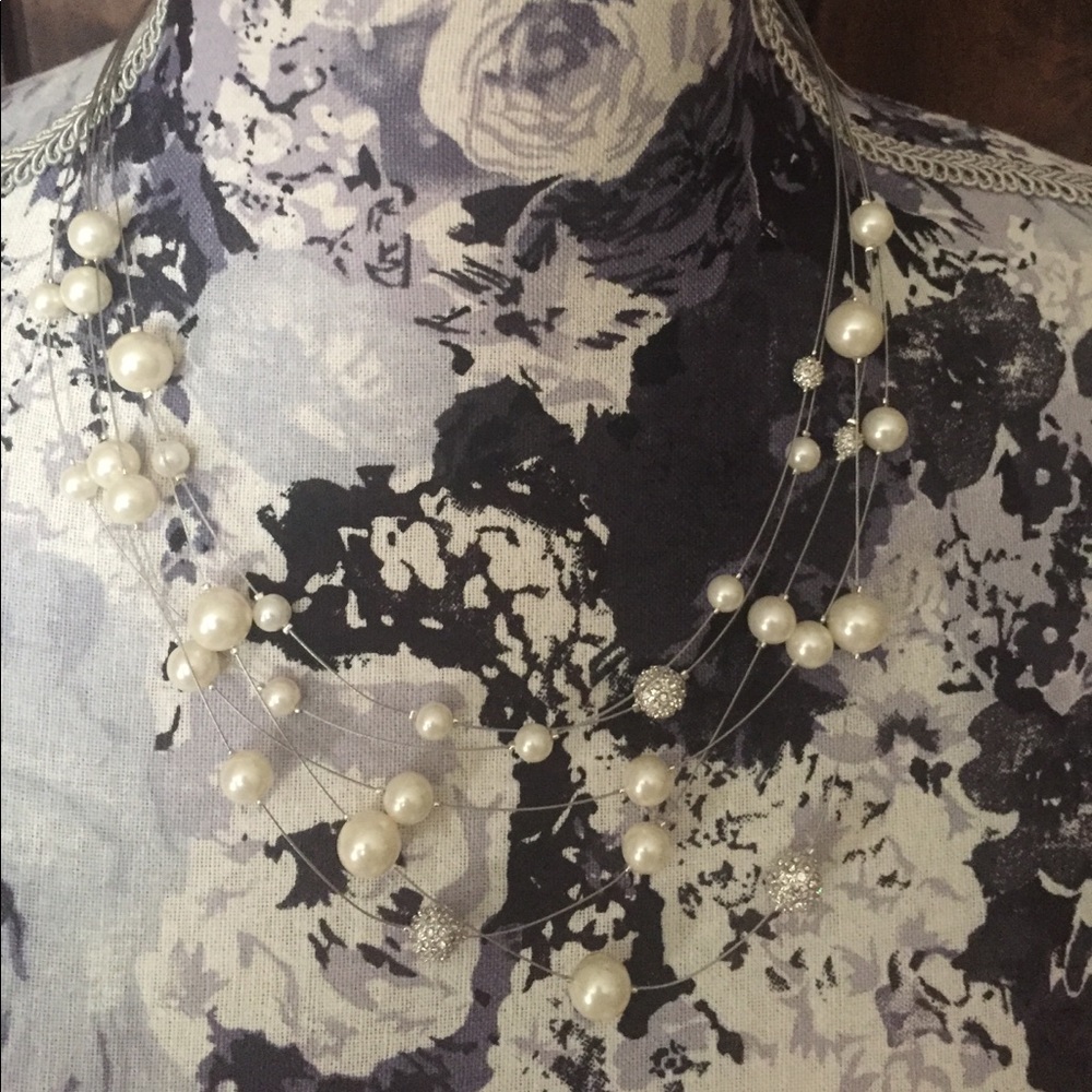 Ann Taylor multi layer Pearl choker necklace